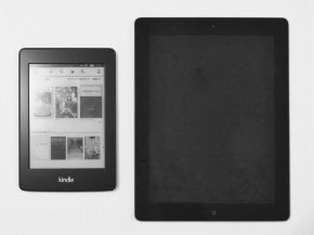 KindleとiPad(第三世代)の比較